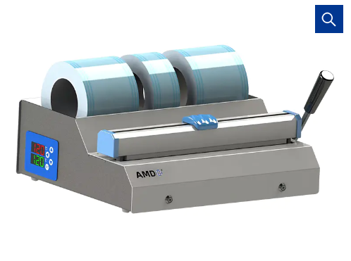 What are the precautions when using the manual sealing machine?
